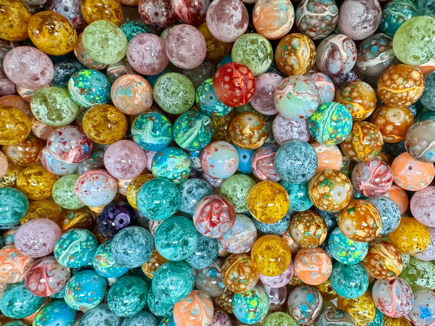 Glass beads 16mm